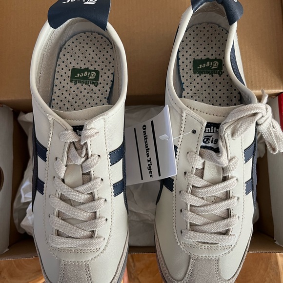 Onitsuka Tiger Cream and Black Sneakers Retro Style - Picture 3 of 8